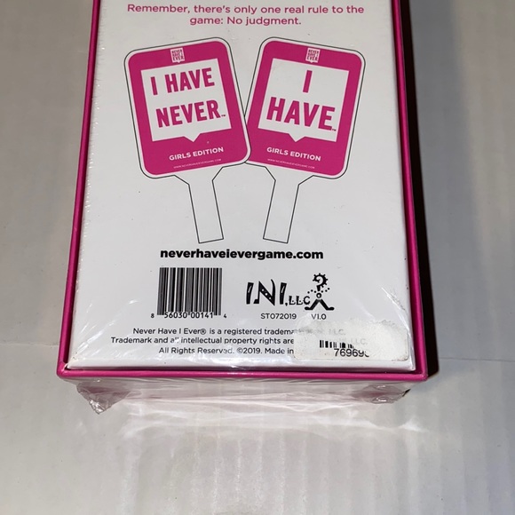 INI LLC New Never Have I Ever Girls Edition Card Game - Picture 4 of 4